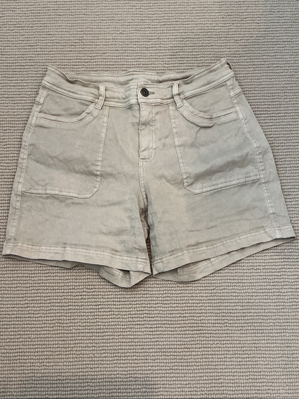 Kuhl Women's Light Gray/beige Utility Shorts